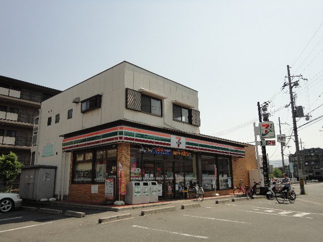 Convenience store. Seven-Eleven Kyoto Katsura Ueno store up (convenience store) 122m