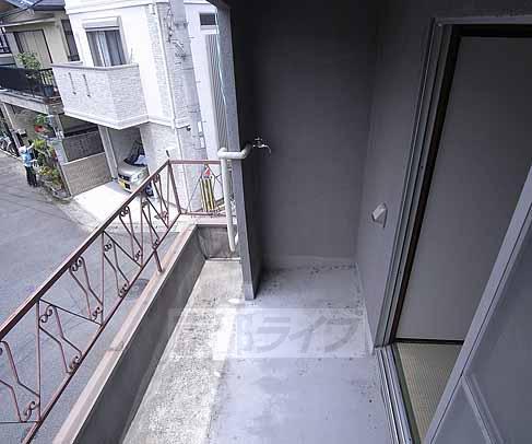 Balcony. Laundry is also dried unlimited