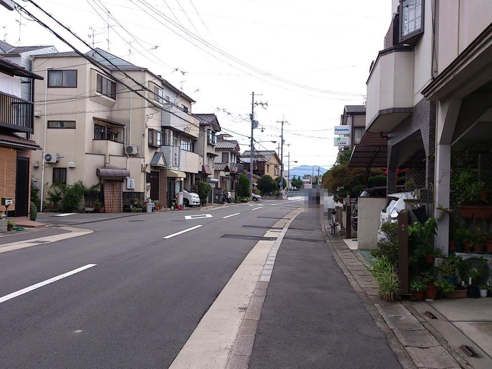 Local photos, including front road. Frontal road