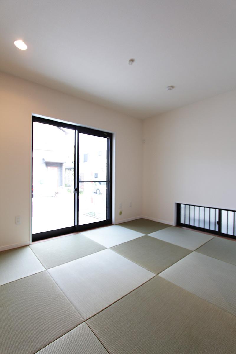 Non-living room.  [Our construction cases] Tatami room is convenient at the time of visitor ☆ 