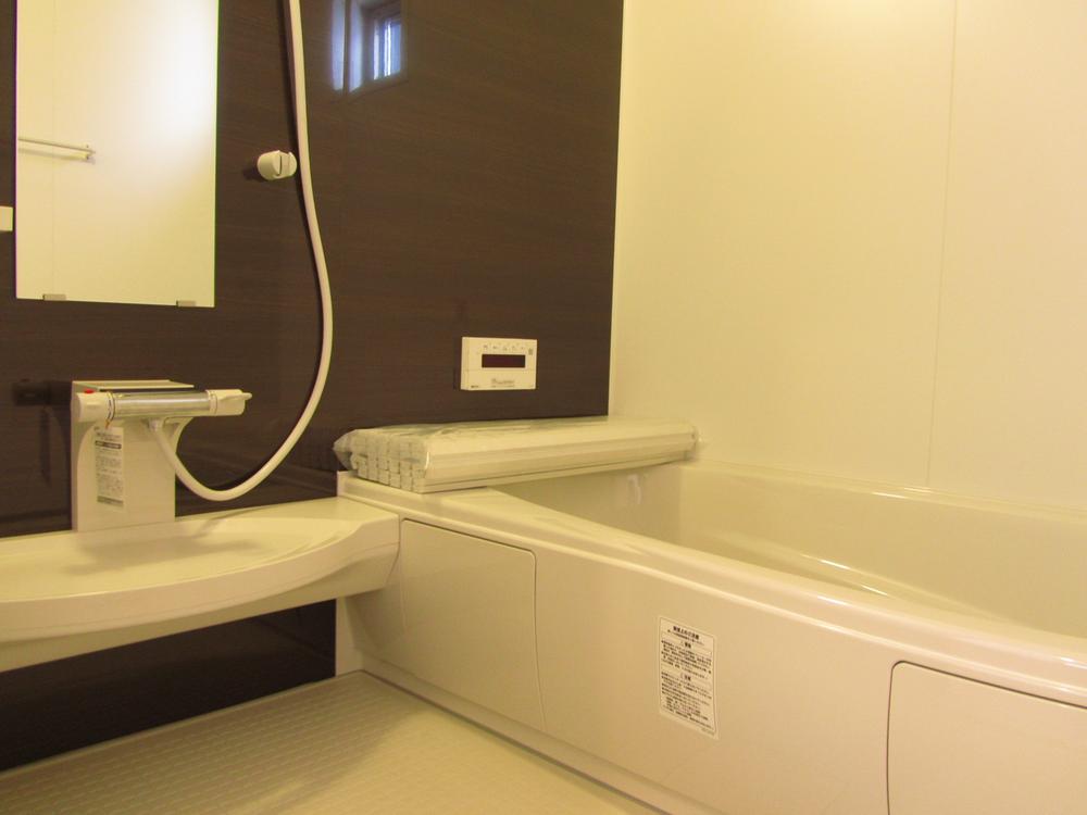 Same specifications photo (bathroom). (Example of construction)