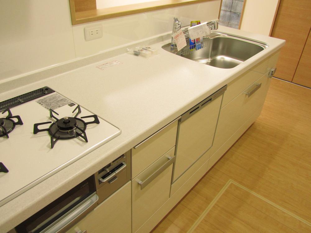 Same specifications photo (kitchen). (Example of construction)