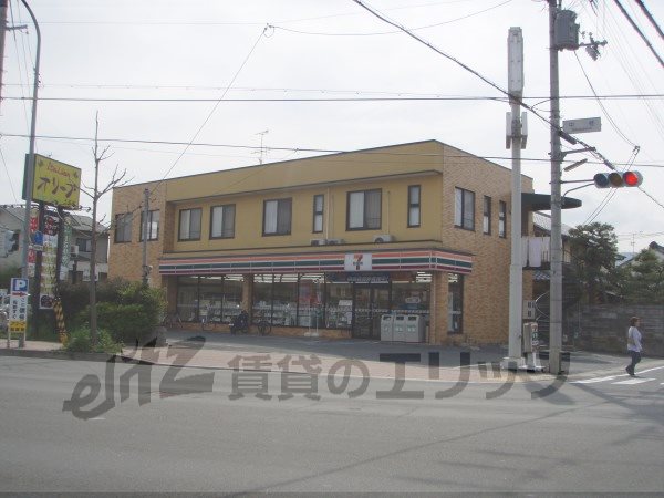 Convenience store. Seven-Eleven Katsurahisakata Machiten up (convenience store) 400m