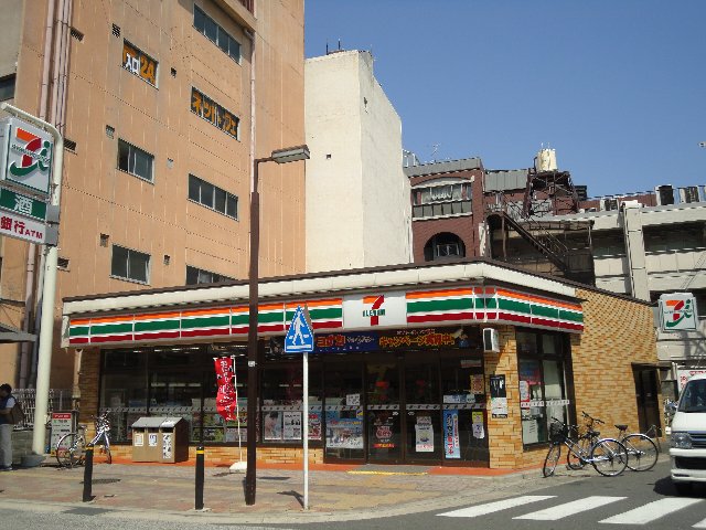 Convenience store. Seven-Eleven Kyoto Katsura Station East store up (convenience store) 186m