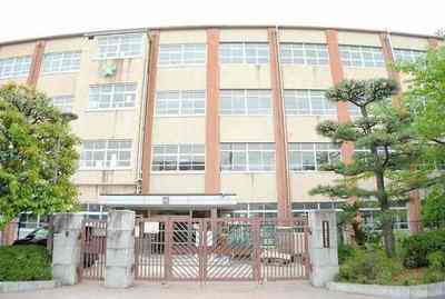 Junior high school. Katagihara 355m until junior high school (junior high school)