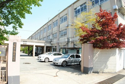 Primary school. Katagihara up to elementary school (elementary school) 689m