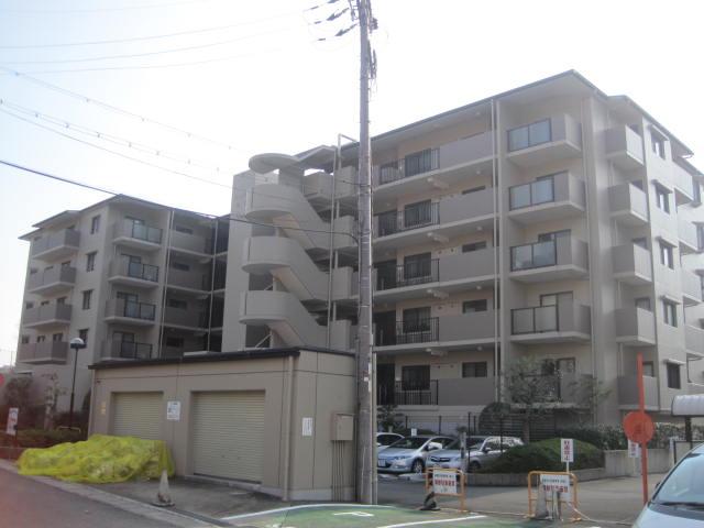 Local appearance photo. Local (12 May 2013) Shooting