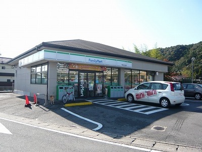 Convenience store. Family Mart (convenience store) to 350m