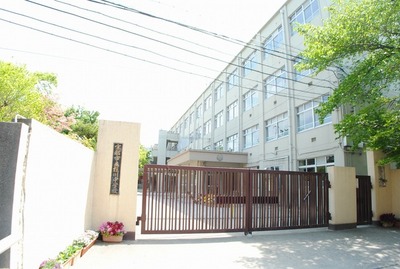 Junior high school. Katsura 80m until junior high school (junior high school)