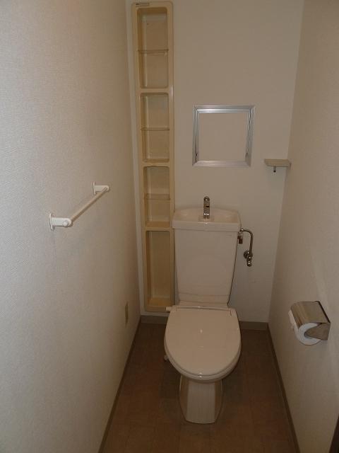 Toilet. Indoor (11 May 2013) Shooting