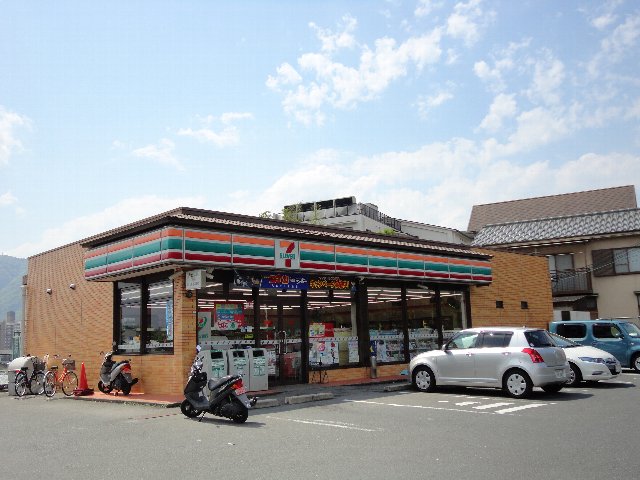 Convenience store. Seven-Eleven Kyoto Rakusai New Town store up (convenience store) 1186m