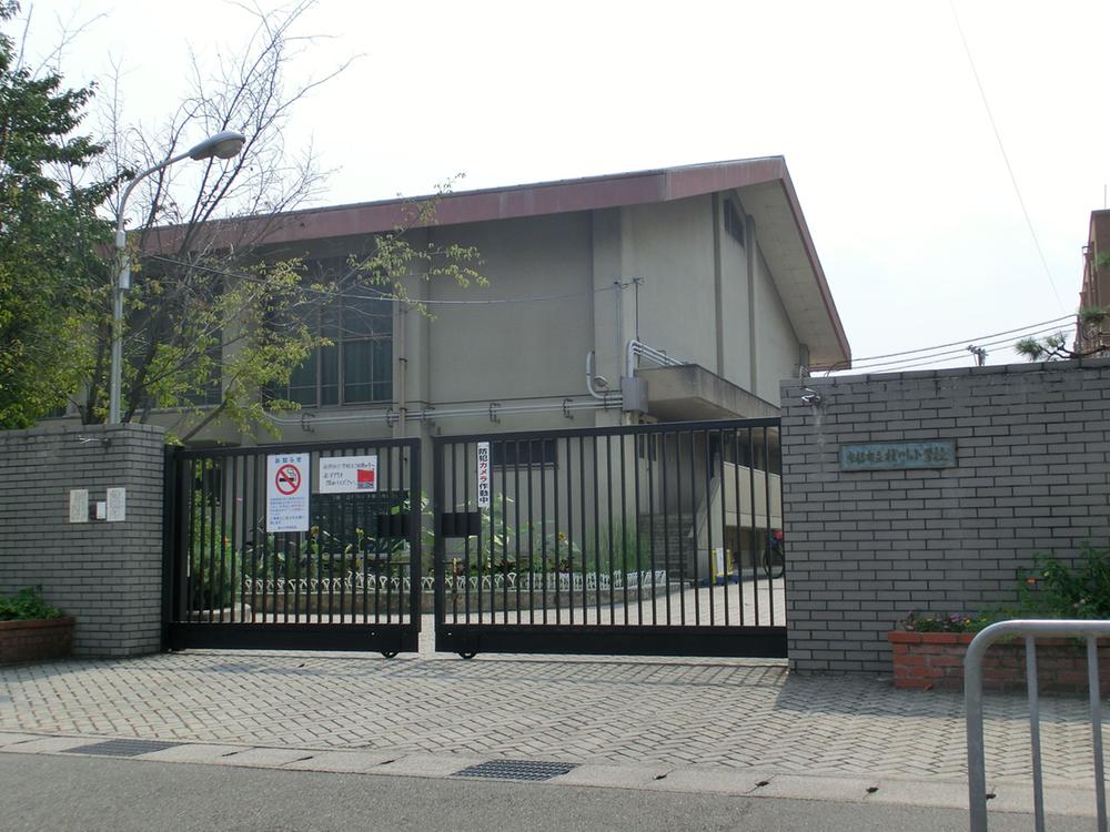 Primary school. Katsura River until the elementary school 1360m