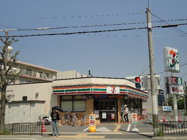 Convenience store. Seven-Eleven Kyoto Shimotsubayashimizukake the town store (convenience store) to 241m