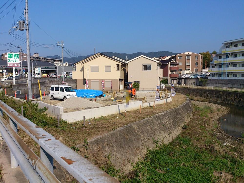 Local appearance photo. The back is Obata River. It is the location of a feeling of opening! 