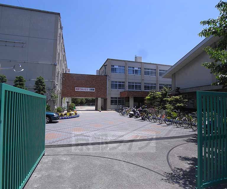 Primary school. River Okahigashi up to elementary school (elementary school) 380m