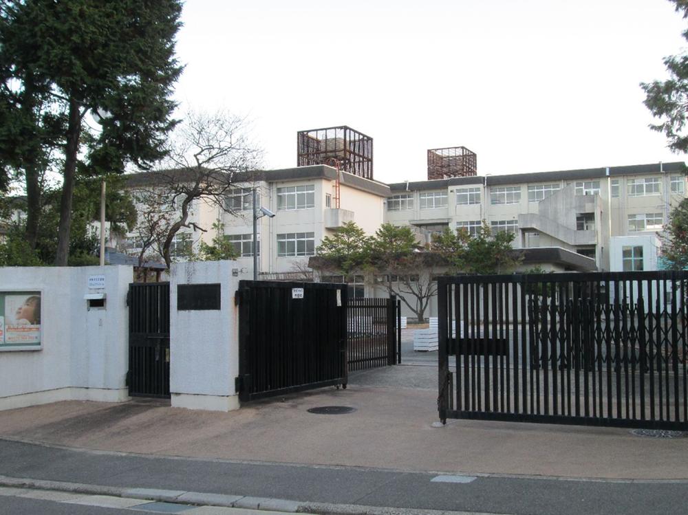 Primary school. 711m to Kyoto Municipal Sakaidani Elementary School