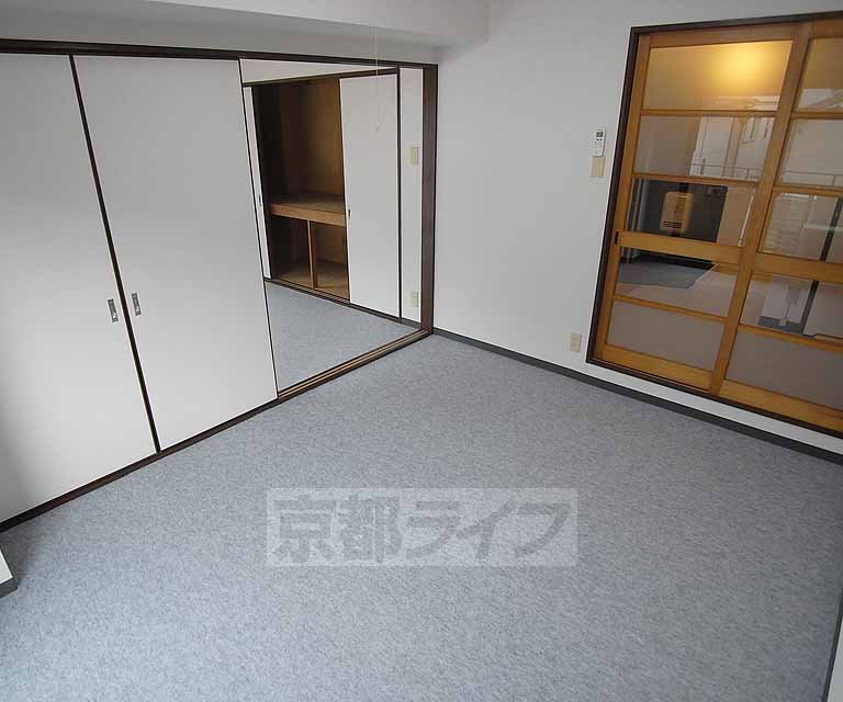 Living and room. It is with those spacious use to remove the sliding door!