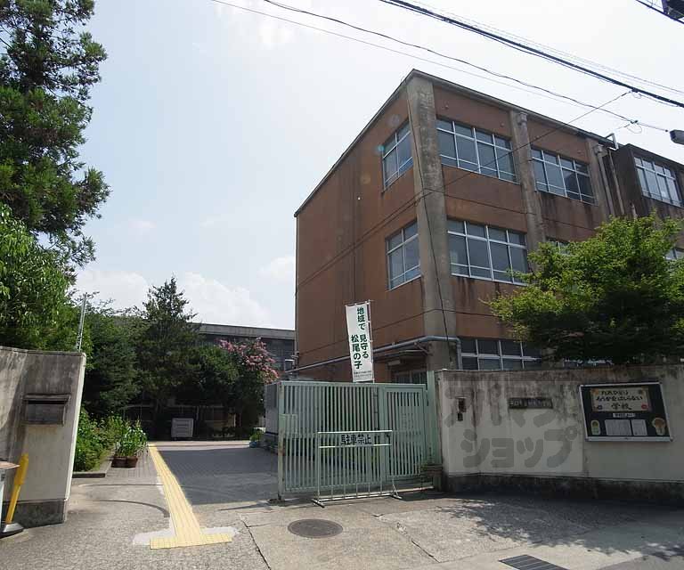 Primary school. Matsuo 800m up to elementary school (elementary school)