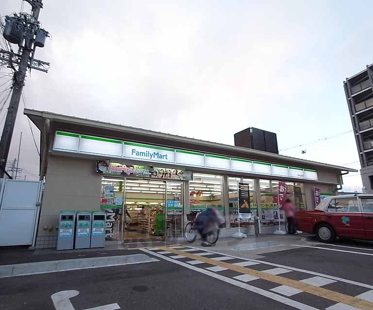 Convenience store. FamilyMart Xijing Yamada store up (convenience store) 420m