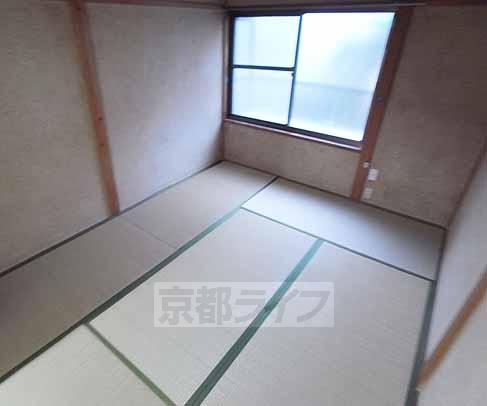 Living and room. Japanese-style room 6 quires. It is wide enough to sleeping