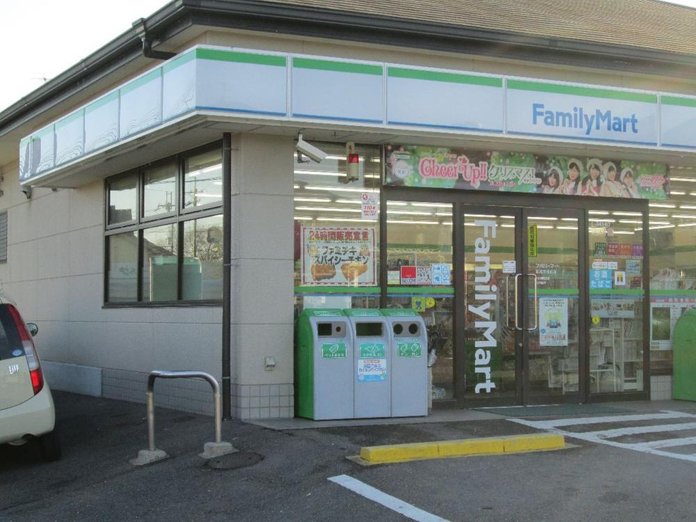 Convenience store. FamilyMart Matsuo Taisha 450m before shop