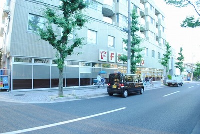 Supermarket. Fresco Shirakawa shop until the (super) 382m