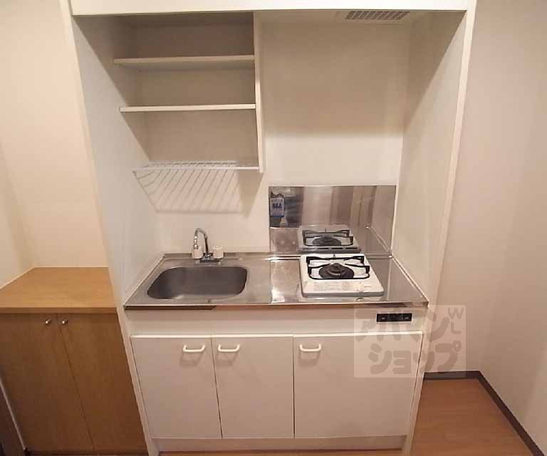 Kitchen. Gas stove 1-neck with