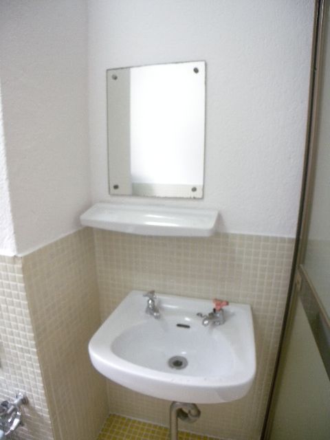 Washroom. For further information, please contact toll-free 0120-21-3325 ☆