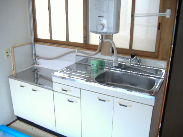 Kitchen. Two-burner stove is can be installed ☆