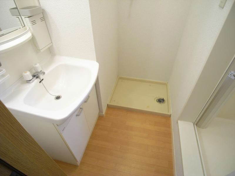 Washroom. The photograph is a No. 202.