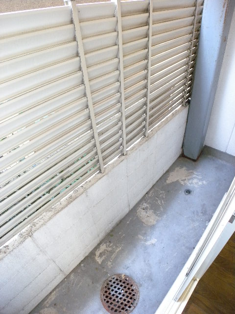 Balcony. Also published in the website "Kyoto rental House Network"