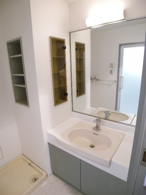 Washroom. Questions about property, Contact do not hesitate!