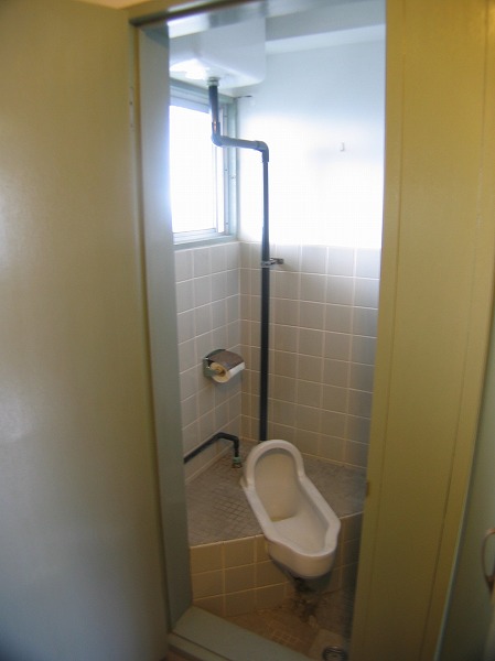 Toilet. Change is possible consultation to the Western-style toilet