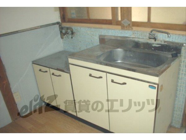 Kitchen. Two-burner stove is of the installation can be the kitchen