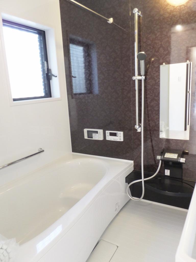 Same specifications photo (bathroom)