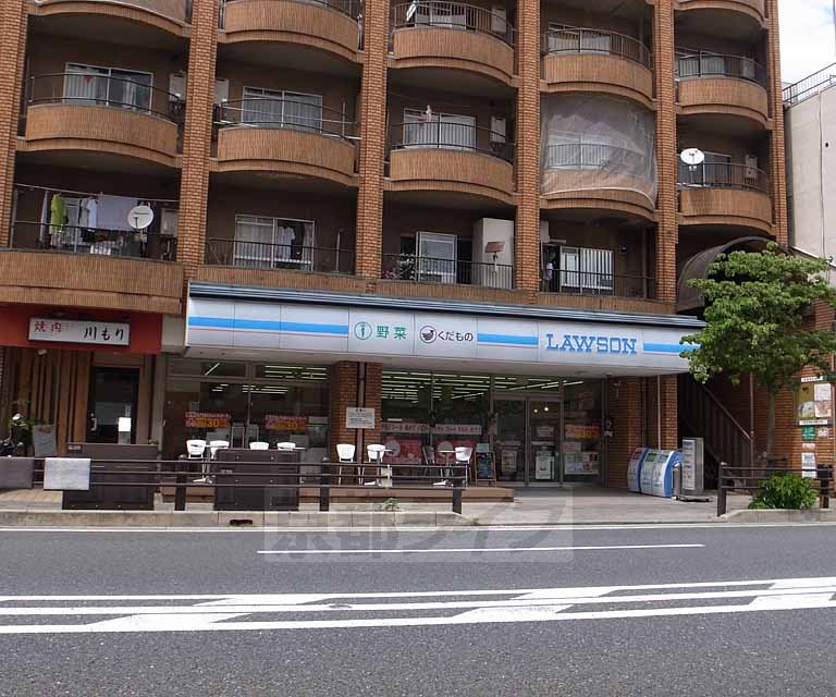 Convenience store. 372m until Lawson Higashiyama Sanjo store (convenience store)