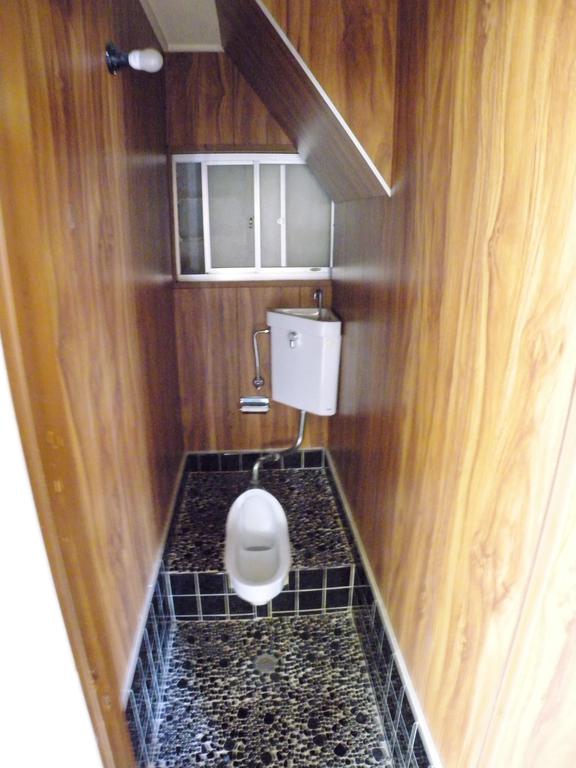 Toilet. Also published in the website "Kyoto rental House Network"