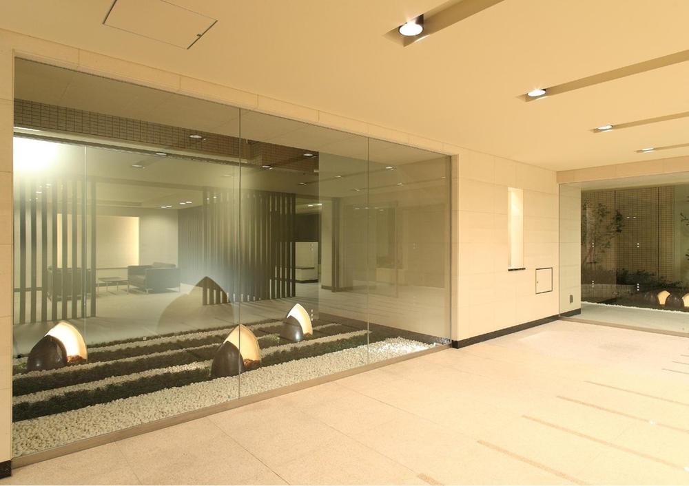 lobby. Entrance Tsuboniwa (September 2011 shooting)