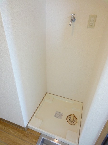 Other room space. Washing machine in the room (is a photograph of the same type 406, Room)