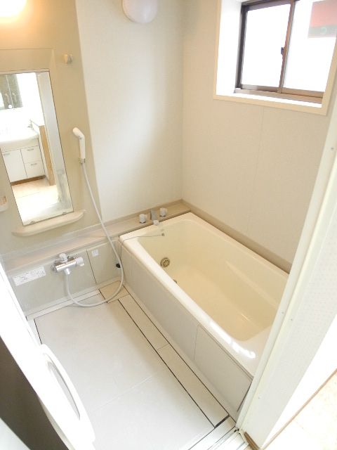 Bath. Also published in the website "Kyoto rental House Network"