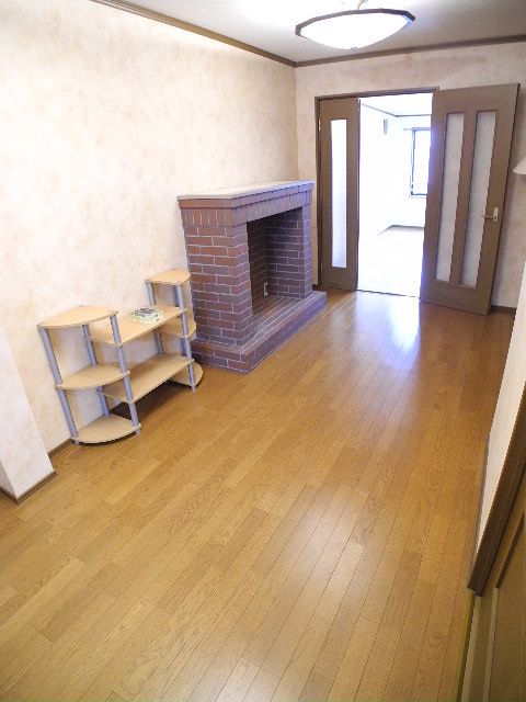 Other room space. Looking for room to house network Sakyo shop!