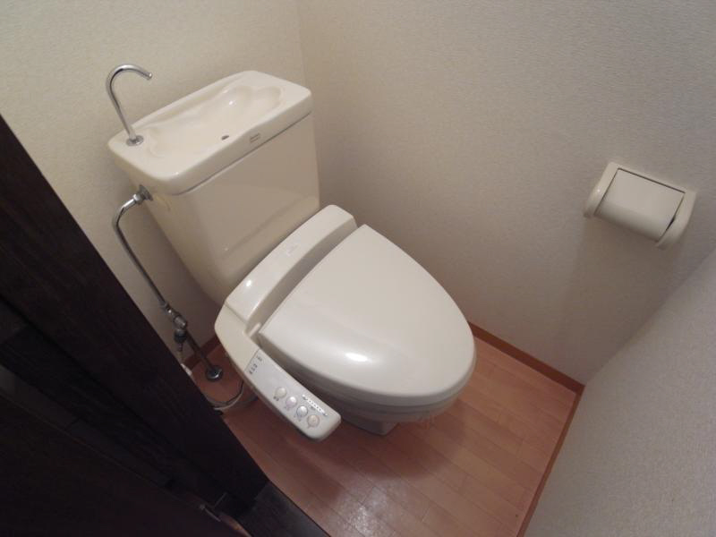 Toilet. 207