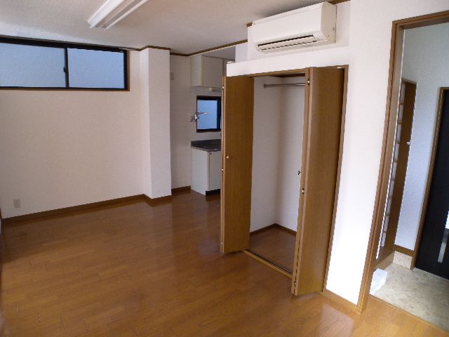 Other room space. Also published in the website "Kyoto rental House Network"