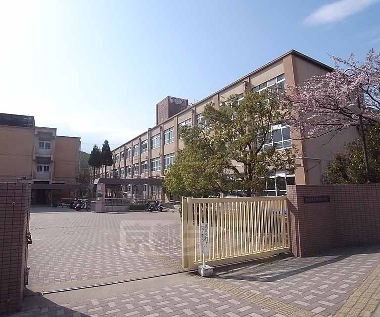 Primary school. Akinori up to elementary school (elementary school) 232m