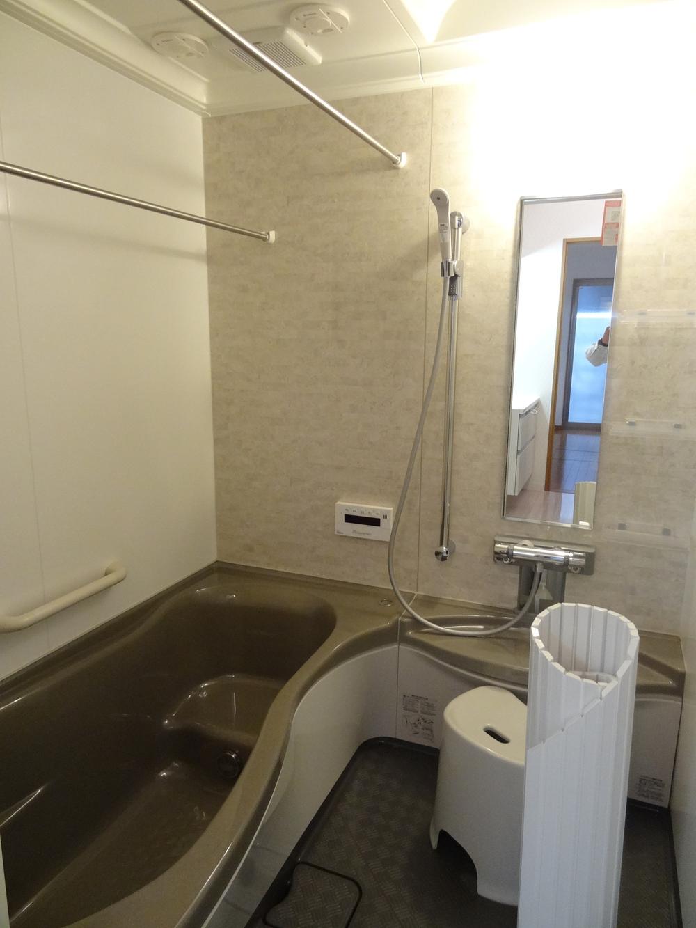 Bathroom. Indoor (10 May 2013) Shooting