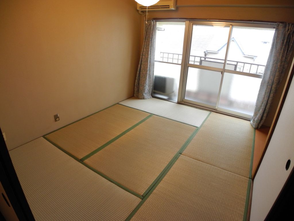 Other room space. Also published in the website "Kyoto rental House Network"