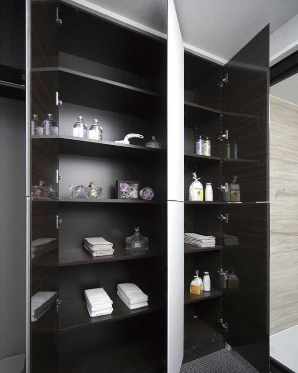 Bathing-wash room.  [Linen cabinet] In easy-to-use movable shelf, This is useful for stock such as towels and detergents (same specifications)