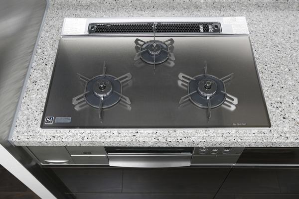 Kitchen.  [Glass top stove] Wide type of a width of about 75cm. Lift the dirt just dripping water, Caring simple hydrophilic aqua coat top. Anhydrous double-sided grill, Press ignition, Such as a push and dial button of firepower adjustment Turn, safety ・ Useful features is equipped with (same specifications)