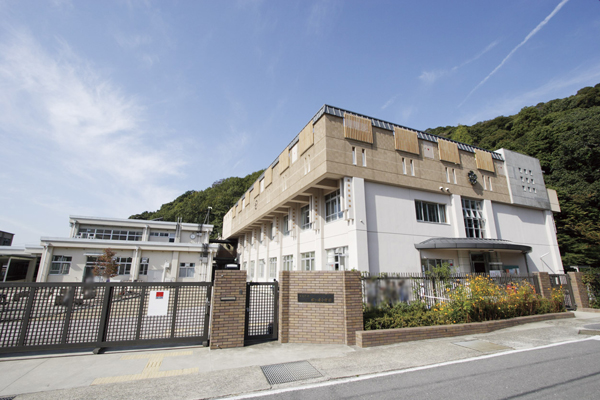 Surrounding environment. Municipal Matsugasaki elementary school (a 9-minute walk ・ About 660m)