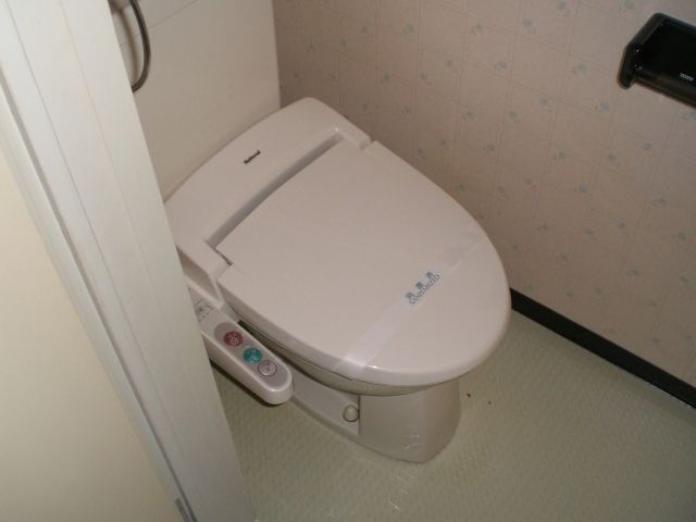 Toilet. Looking for a perfect room in your eyes!